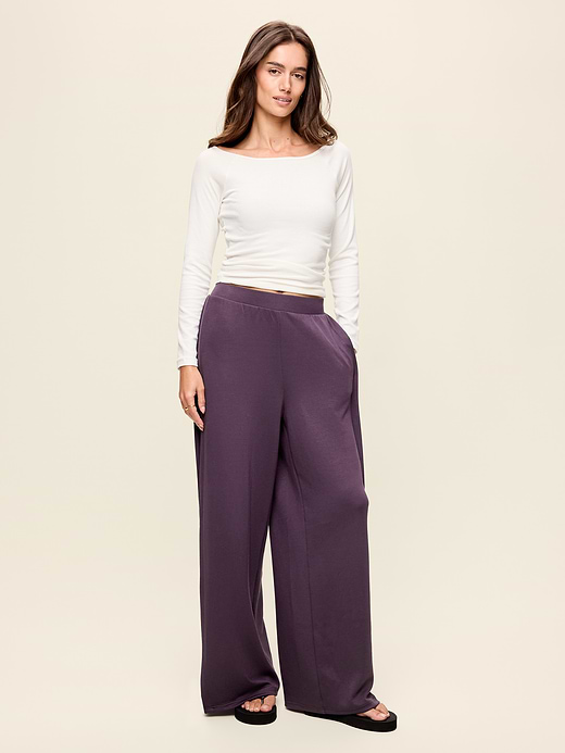 Old Navy High-Waisted Bounce Lite Drapey Wide-Leg Pleated Pants — photo 3