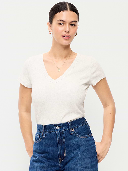 Old Navy Snug Crop V-Neck Ribbed T-Shirt — photo 6