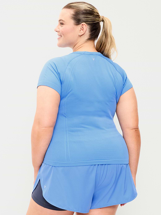 Old Navy Fluid Seamless Fitted T-Shirt — photo 9