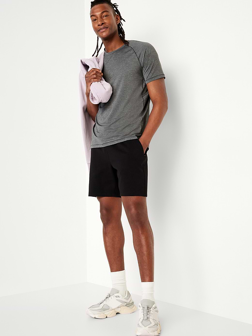 Old Navy Slim Fit Performance Vent T-Shirt — photo 4