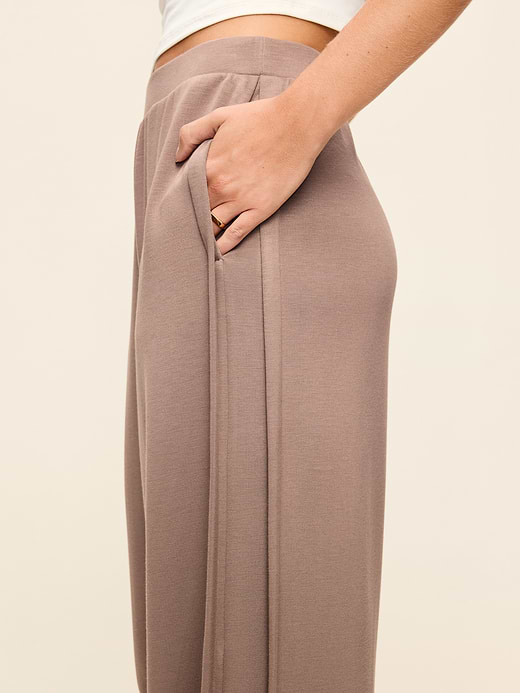 Old Navy High-Waisted Bounce Lite Drapey Wide-Leg Pleated Pants — photo 5
