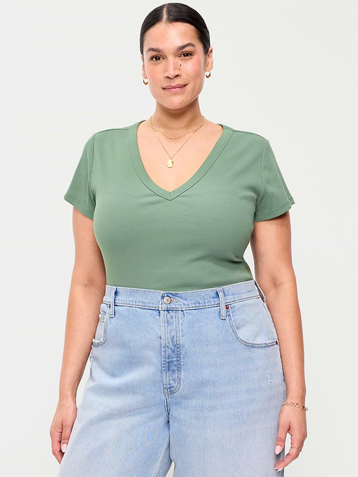 Old Navy Snug Crop V-Neck Ribbed T-Shirt — photo 8