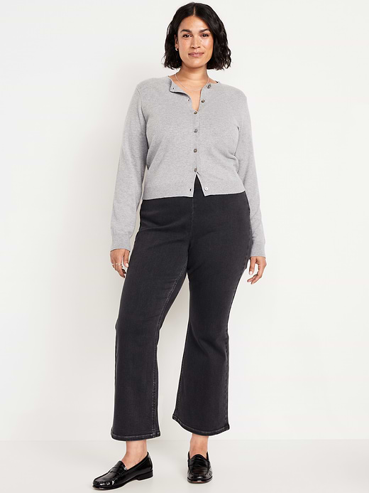 Old Navy High-Waisted Weekender Pull-On Crop Flare Jeans — photo 7