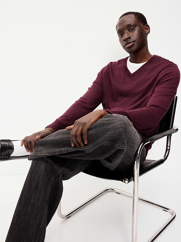 Old Navy V-Neck Sweater — photo 4