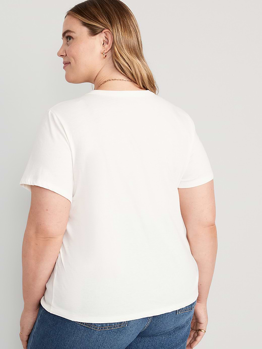 Old Navy EveryWear Graphic T-Shirt — photo 9