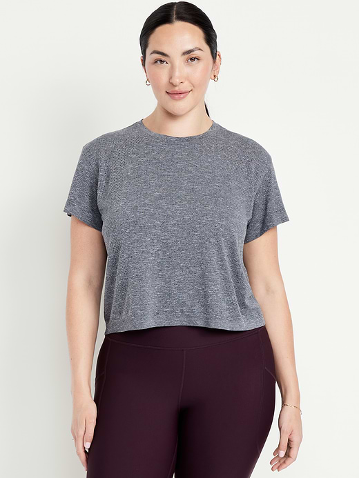 Old Navy Fluid Seamless Loose T-Shirt — photo 6