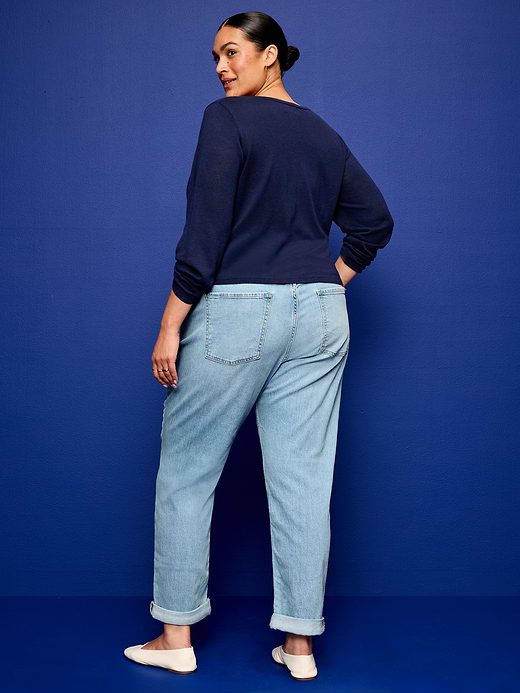 Old Navy Mid-Rise Wow Boyfriend Straight Jeans — photo 9