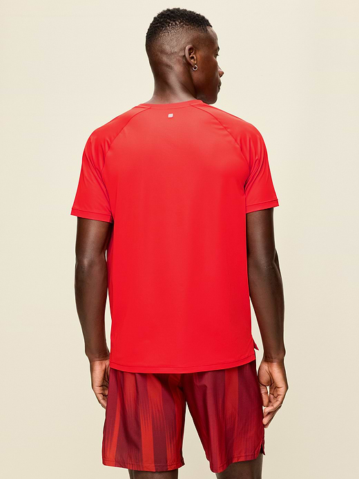 Old Navy Slim Fit Performance Vent T-Shirt — photo 3