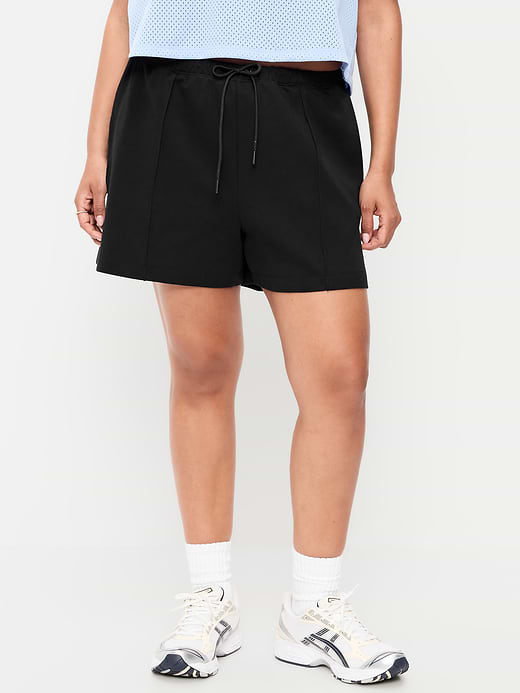 Old Navy Relaxed Dynamic Fleece Shorts — photo 7