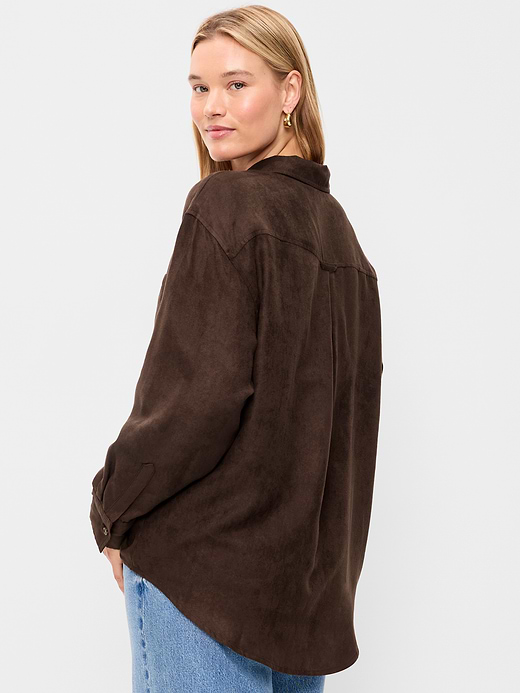 Old Navy Oversized Boyfriend Button-Down Faux-Suede Shirt — photo 7