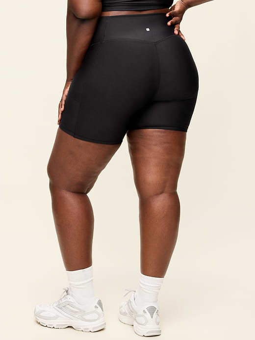 Old Navy Extra-High Waisted PowerSoft Boundless Pocket Biker Shorts-- 6-inch inseam - No Front Seam — photo 8