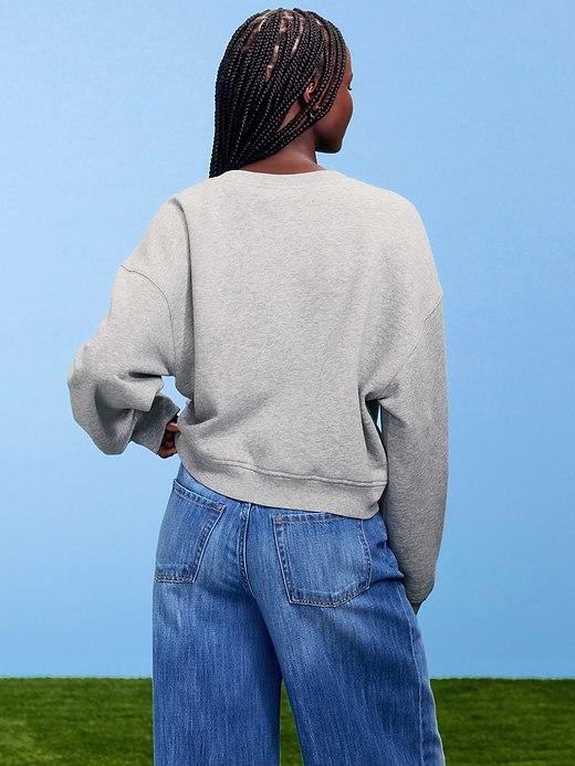 Old Navy FIFA World Cup 26™ Brazil Oversized Graphic Sweatshirt for Women — photo 3