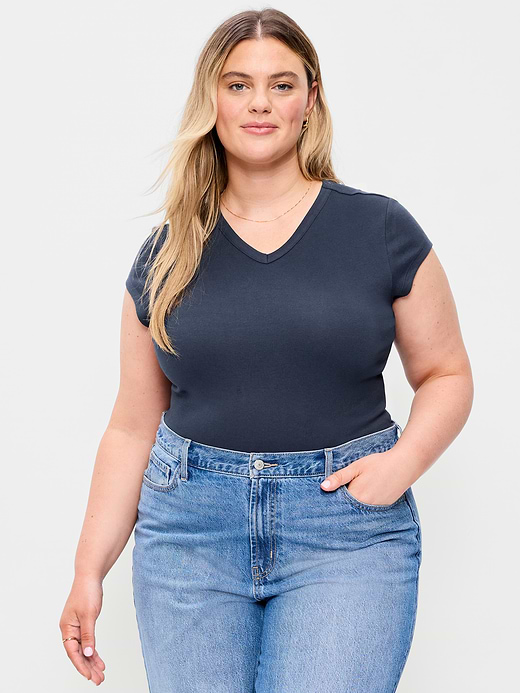 Old Navy Snug High V-Neck T-Shirt — photo 9