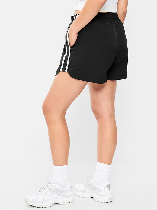 Old Navy High-Waisted TrekTech Run Shorts — photo 6