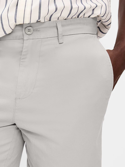 Old Navy Slim Built-In Flex Rotation Chino Shorts -- 8-inch inseam — photo 5