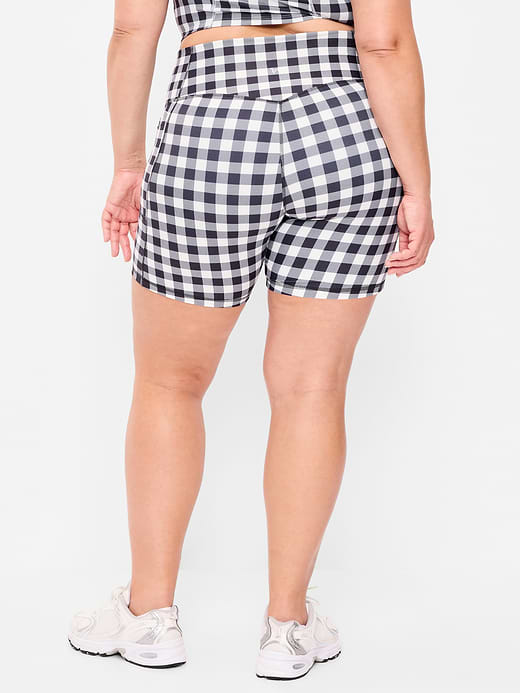 Old Navy Extra-High Waisted PowerSoft Boundless Pocket Biker Shorts-- 6-inch inseam - No Front Seam — photo 8