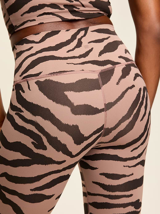 Old Navy High-Waisted StudioSmooth 7/8 Leggings — photo 5