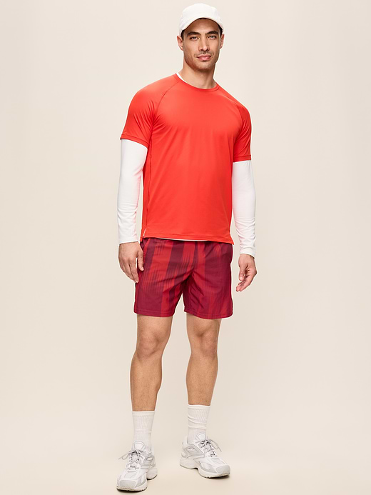 Old Navy StretchTech Workout Shorts -- 7-inch inseam — photo 3