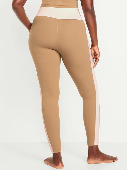Old Navy Extra High-Waisted StudioSmooth 7/8 Leggings — photo 6