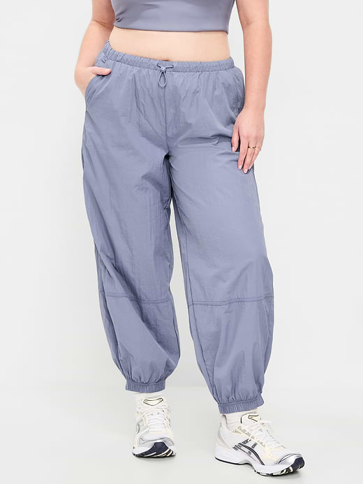 Old Navy Pull-On Windbreaker Parachute Pants — photo 5