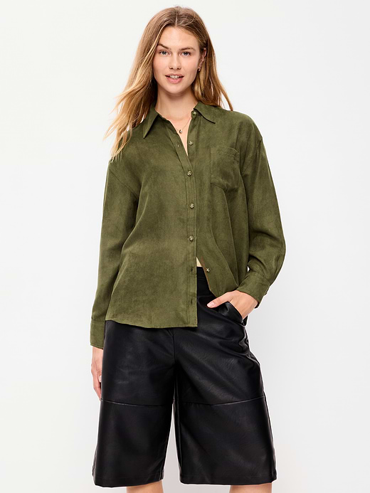 Old Navy Oversized Boyfriend Button-Down Faux-Suede Shirt — photo 4