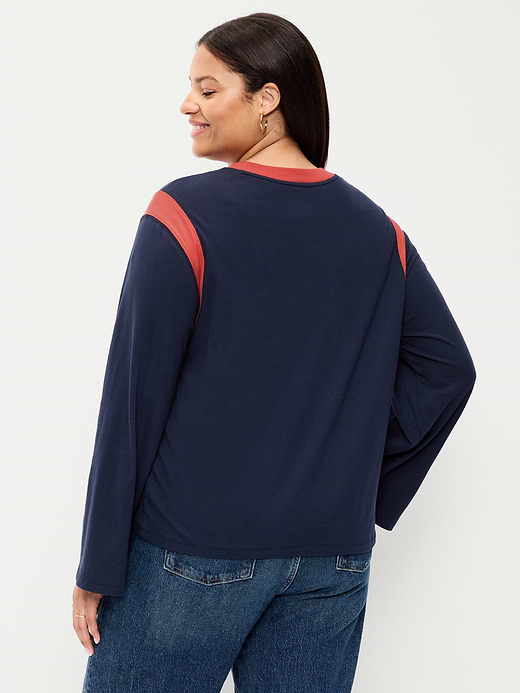 Old Navy EveryWear Long-Sleeve Graphic T-Shirt — photo 10