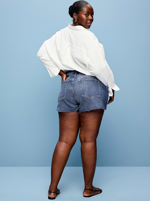 Old Navy Curvy High-Waisted OG Jean Cut-Off Shorts -- 4-inch inseam — photo 8