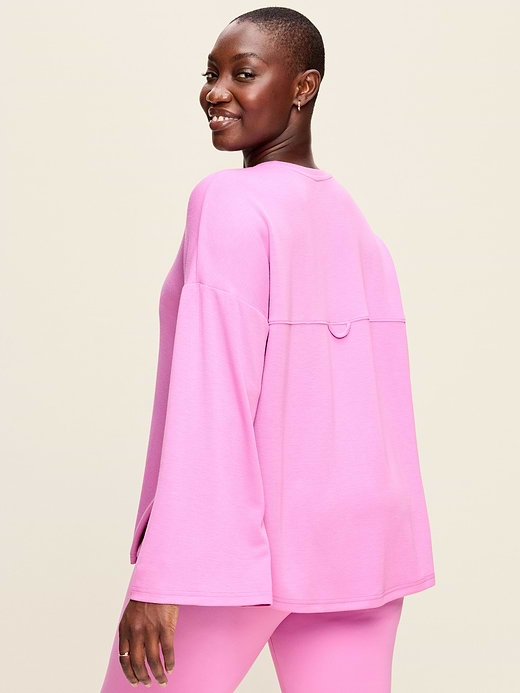 Old Navy Bounce Lite Oversized Bell-Sleeve Tunic — photo 7