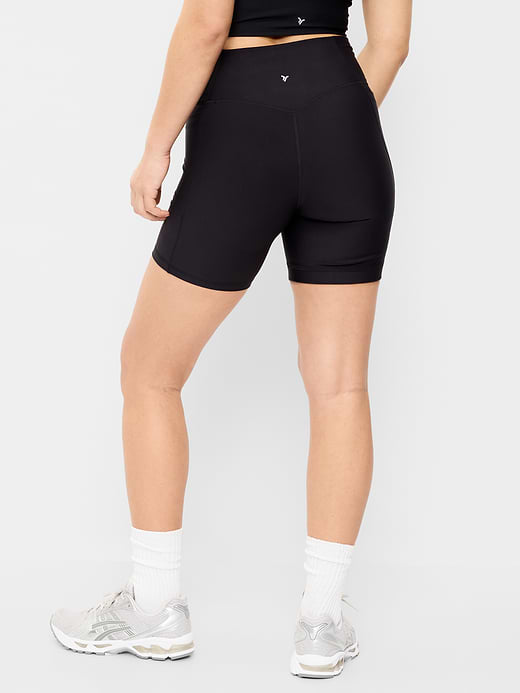 Old Navy Extra-High Waisted PowerSoft Boundless Pocket Biker Shorts-- 6-inch inseam - No Front Seam — photo 6