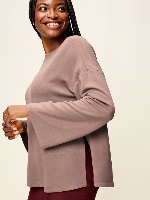Old Navy Bounce Lite Oversized Bell-Sleeve Tunic — photo 5