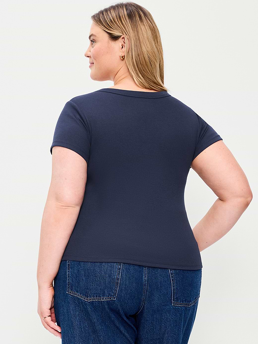 Old Navy Snug Crop V-Neck Ribbed T-Shirt — photo 9