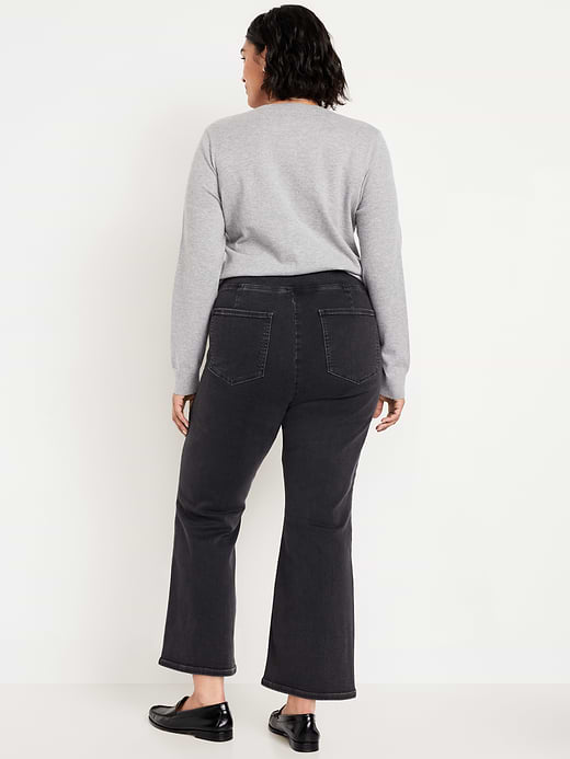 Old Navy High-Waisted Weekender Pull-On Crop Flare Jeans — photo 8