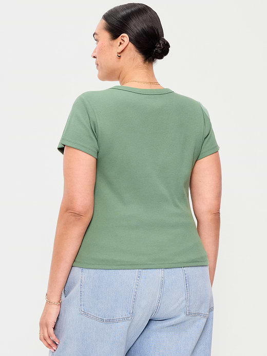 Old Navy Snug Crop V-Neck Ribbed T-Shirt — photo 9