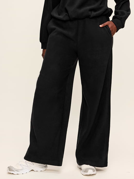 Old Navy Extra High-Waisted Performance Fleece Wide-Leg Sweatpants — photo 5