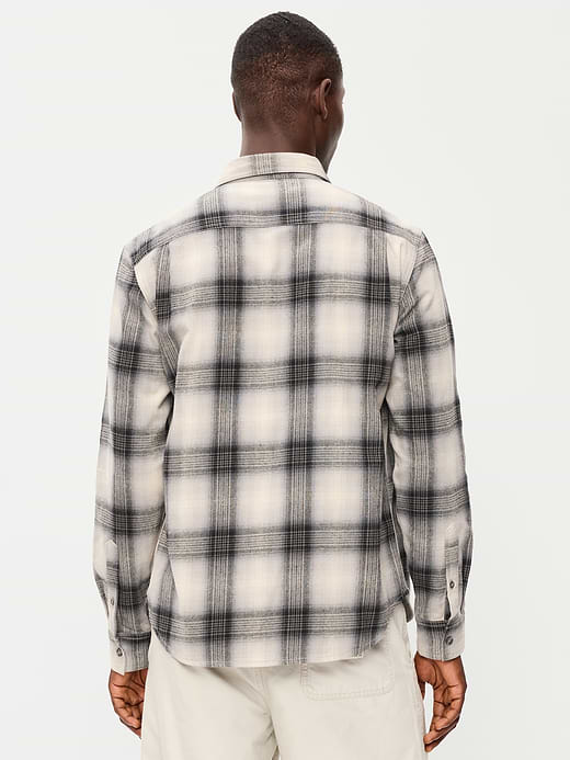 Old Navy Relaxed Long-Sleeve Flannel Pocket Shirt — photo 3
