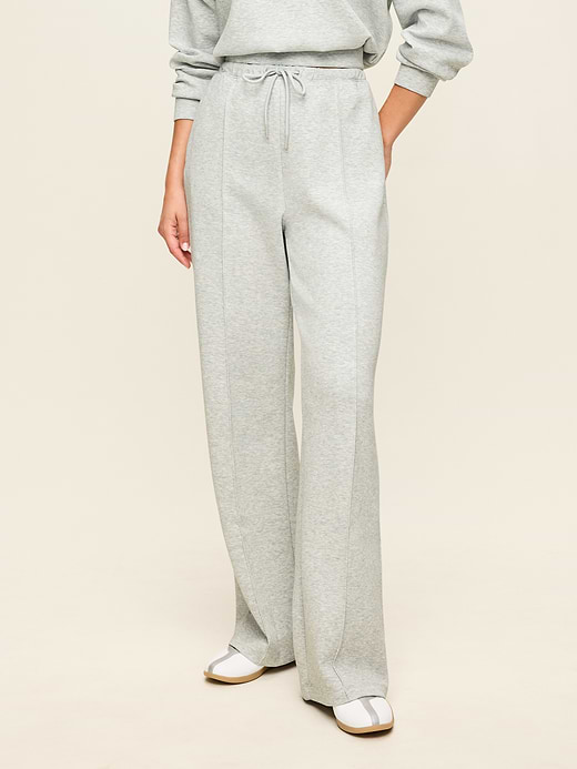 Old Navy Mid-Rise Dynamic Fleece Textured Wide-Leg Sweatpants — photo 1