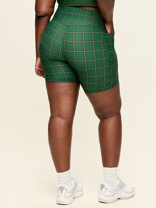 Old Navy Extra-High Waisted PowerSoft Boundless Pocket Biker Shorts-- 6-inch inseam - No Front Seam — photo 10