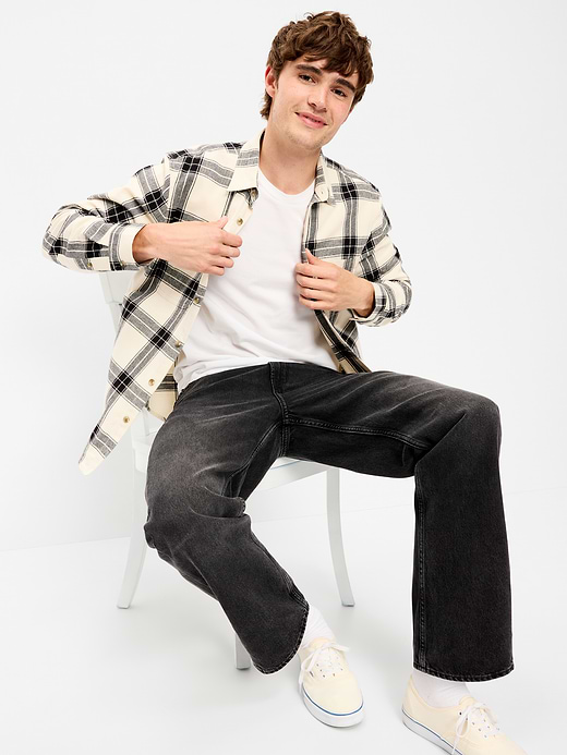 Old Navy Relaxed Long-Sleeve Flannel Pocket Shirt — photo 4