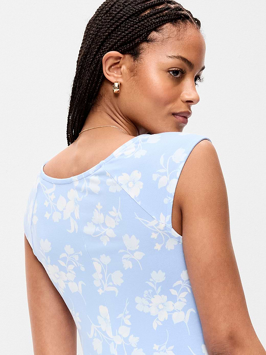 Old Navy Short-Sleeve Scoop-Neck Mini Dress — photo 6