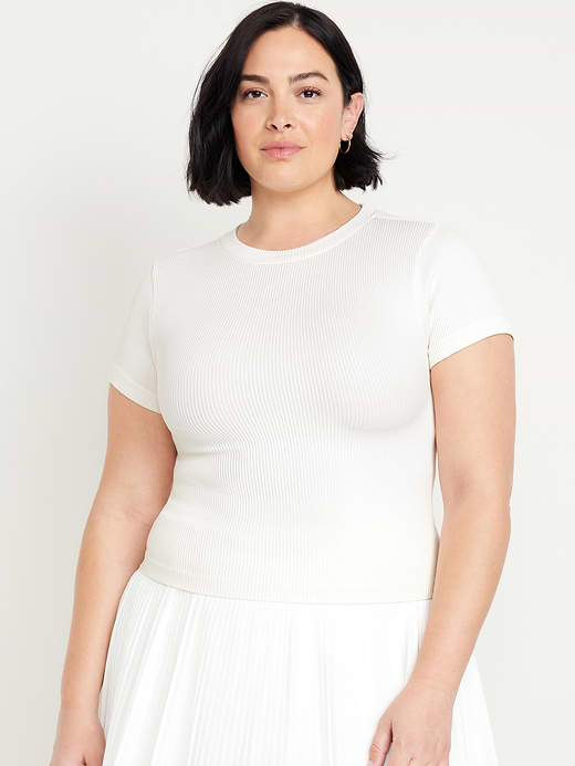 Old Navy Exhale Seamless Fitted Rib T-Shirt — photo 8