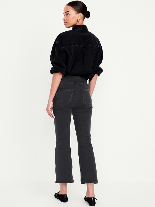Old Navy High-Waisted Weekender Pull-On Crop Flare Jeans — photo 4