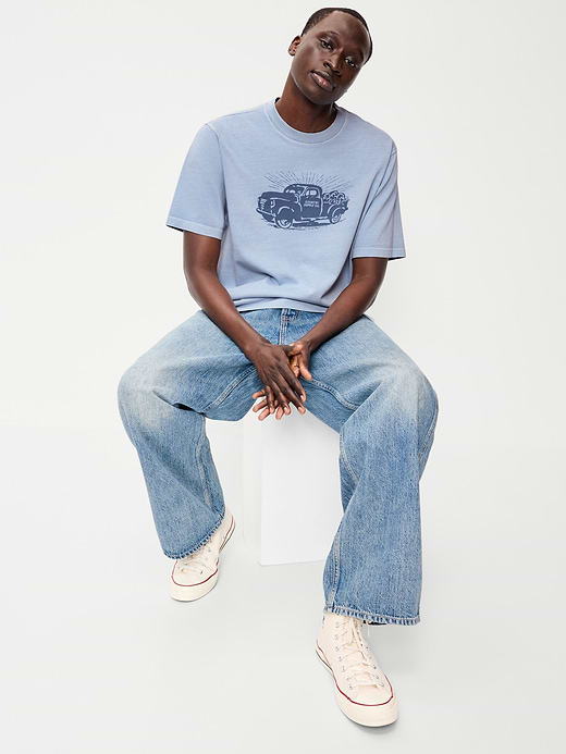Old Navy Loose Heavyweight Graphic T-Shirt — photo 4