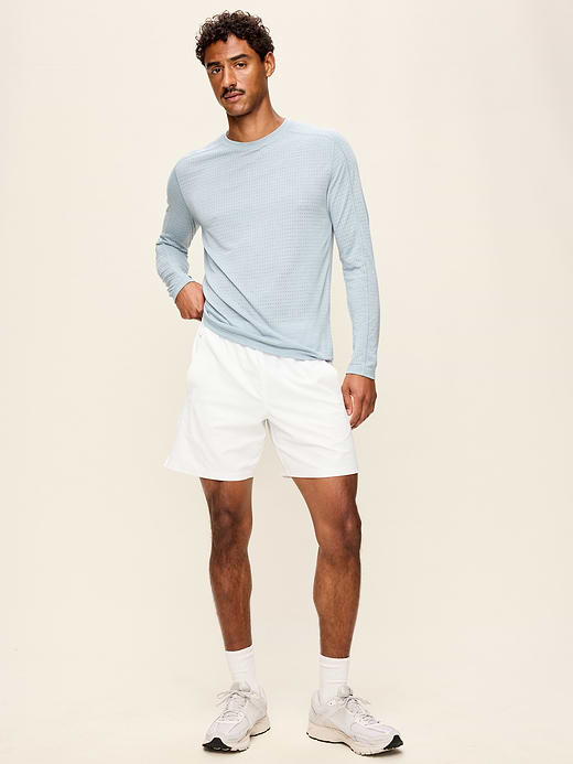 Old Navy StretchTech Workout Shorts -- 7-inch inseam — photo 3