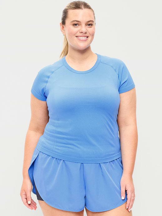 Old Navy Fluid Seamless Fitted T-Shirt — photo 8