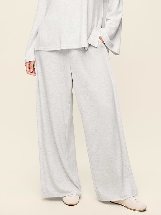 Old Navy High-Waisted Bounce Lite Drapey Wide-Leg Pleated Pants — photo 6