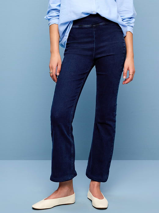 Old Navy High-Waisted Weekender Pull-On Crop Flare Jeans — photo 3