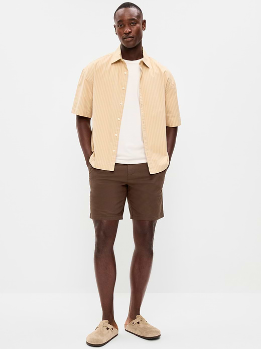 Old Navy Slim Built-In Flex Rotation Chino Shorts -- 8-inch inseam — photo 1