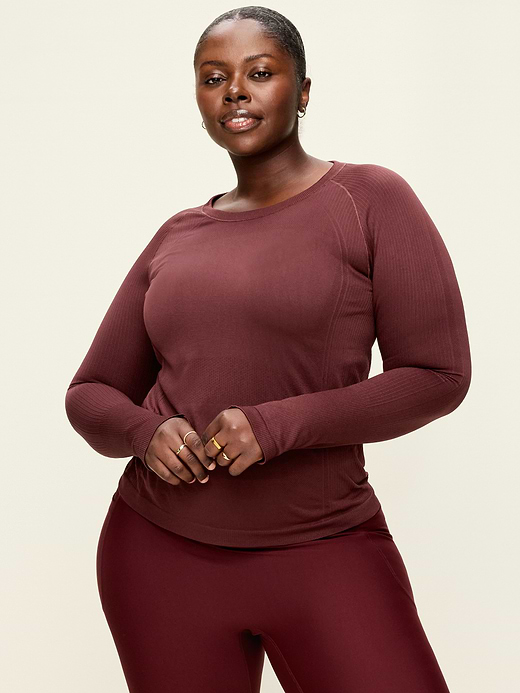 Old Navy Fluid Seamless Fitted Top — photo 8