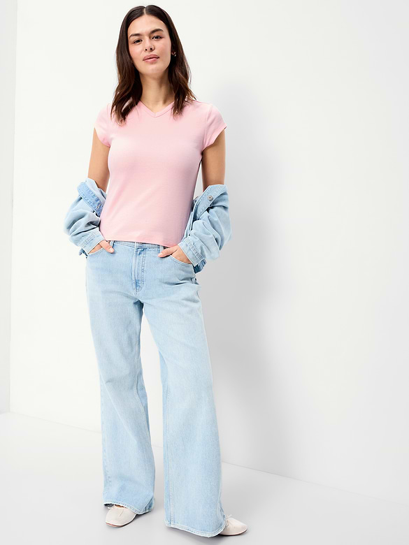 Old Navy Snug High V-Neck T-Shirt — photo 4