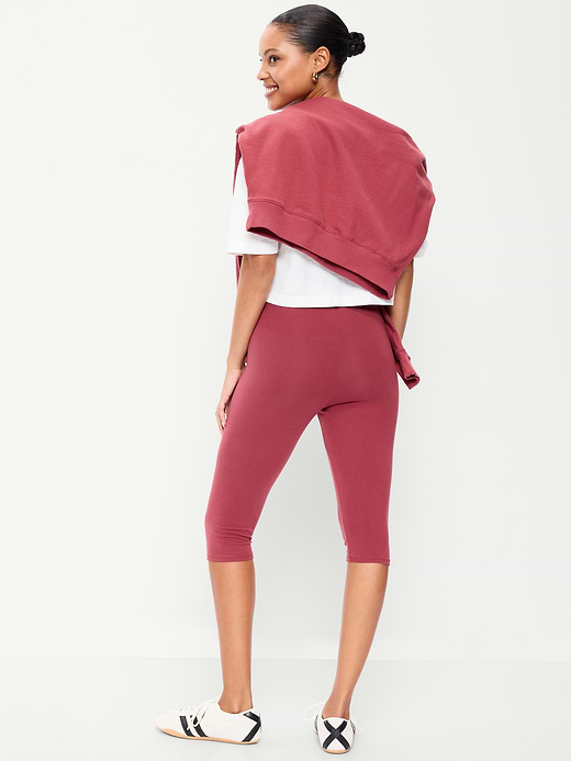 Old Navy High-Waisted Fashion Layering Capri Legging — photo 4